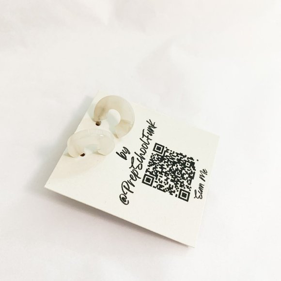 White enamel small hoop earrings - Picture 2 of 3